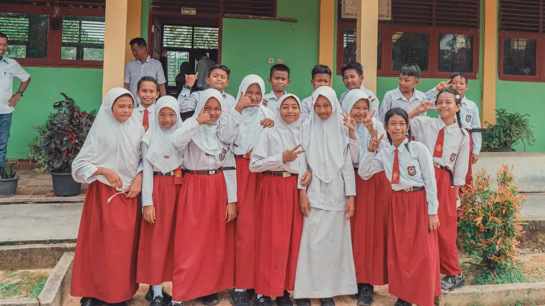Program sosial PTPN IV Regional III perkuat ekonomi dan pendidikan lokal.