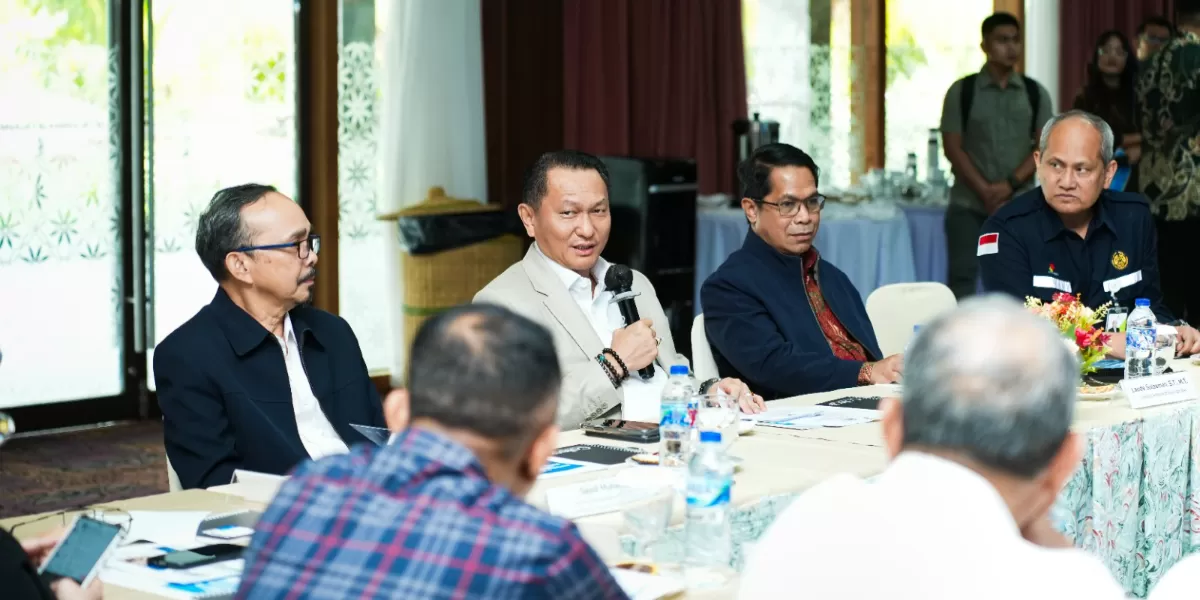 Ketua Komisi XII DPR RI, Bambang Patijaya bersama sejumlah anggota melakukan Kunjungan Kerja Spesifik Komisi XII DPR RI di Wilayah Kerja (WK) Rokan, Riau, Jumat (23/1/2026). (Dok. PHR)