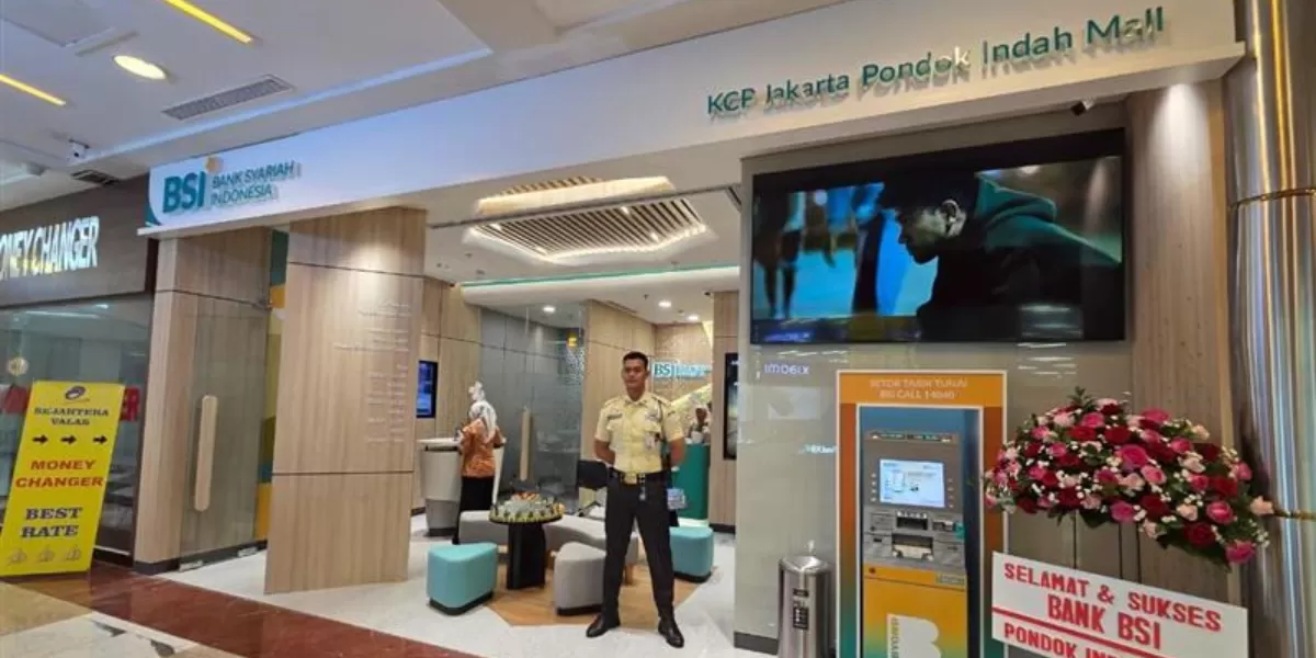 BSI membuka kantor cabang di Pondok Indah Mall untuk memperluas akses layanan syariah, menghadirkan solusi perbankan modern dan inklusif. (Dok. BSI)