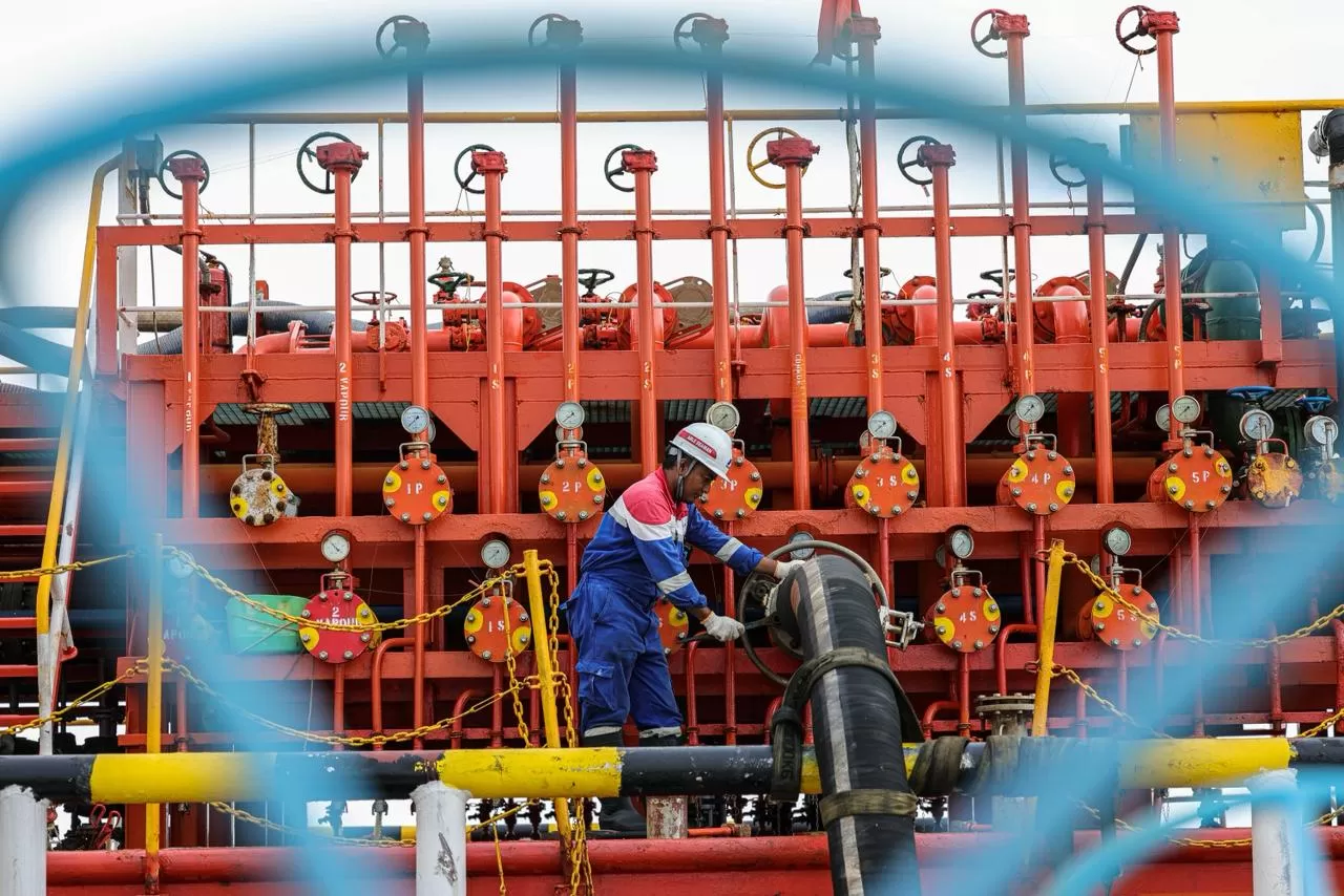 Jetty Kilang Balongan jadi simpul strategis distribusi energi nasional, menopang pasokan BBM hingga petrokimia ke berbagai wilayah Indonesia. (Dok. Pertamina)