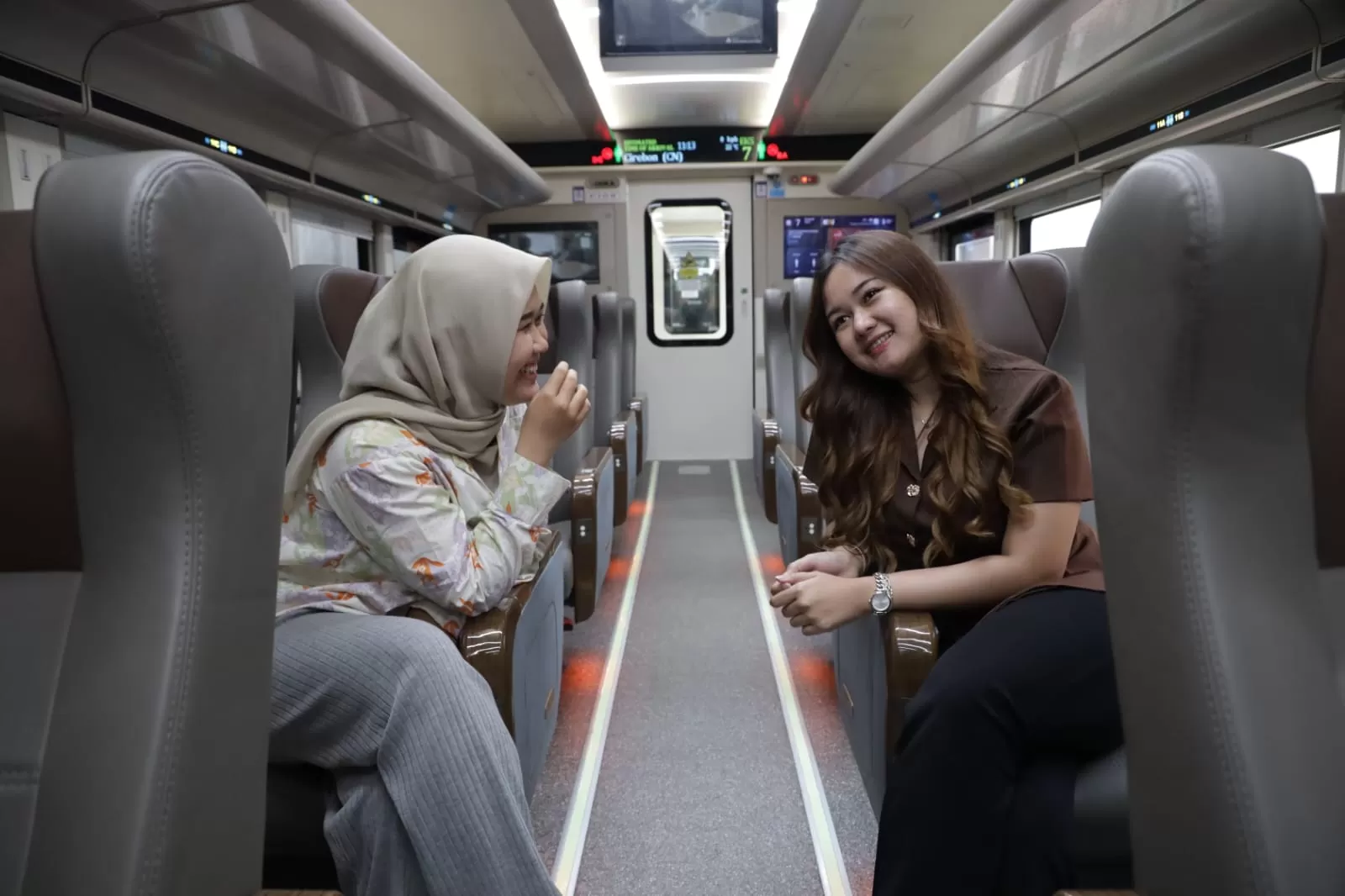 KAI menyebut tiket kereta Lebaran 2026 masih tersedia, termasuk H-3 dan H-2. Penjualan terus berjalan dengan ratusan ribu tiket terjual. (kai.id)