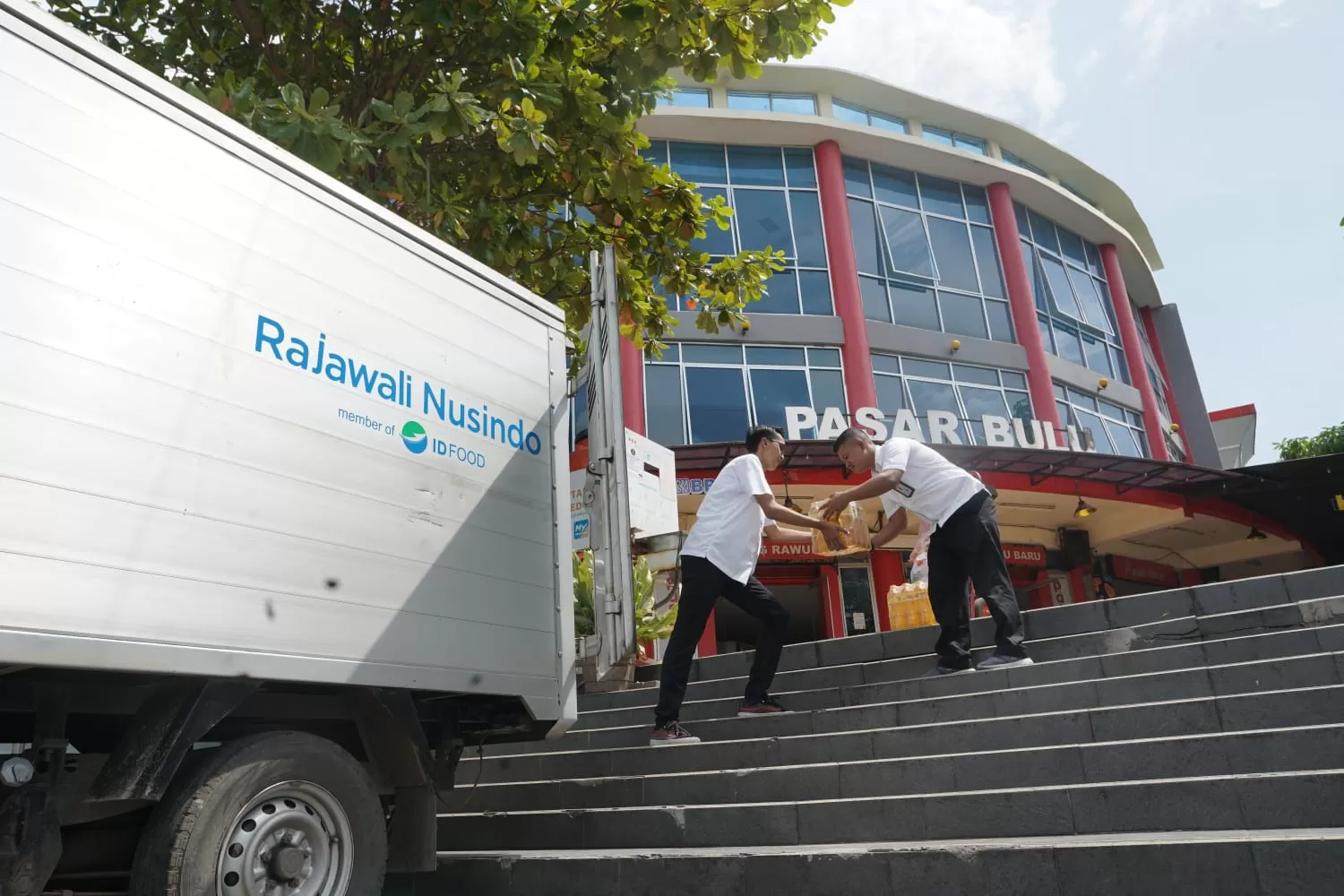 ID FOOD gencar lakukan penyaluran komoditas pangan menjelang HBKN Ramadan dan Idulfitri tanuh 2026 untuk memastikan masyarakat memperoleh pangan pokok dengan harga terjangkau. (Dok. ID FOOD)