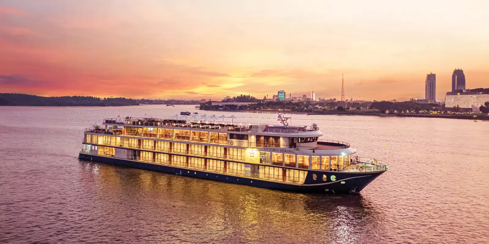 Ada banyak paket wisata dengan kapal pesiar untuk menyusuri kota-kota di Sungai Mekong. (wendywutours.com.au)