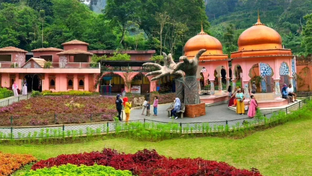The Great Asia Africa Lembang menawarkan wisata lintas negara dengan tiket Rp 50.000, ini lokasinya. (Instagram/@thegreatasiaafricalembang)
