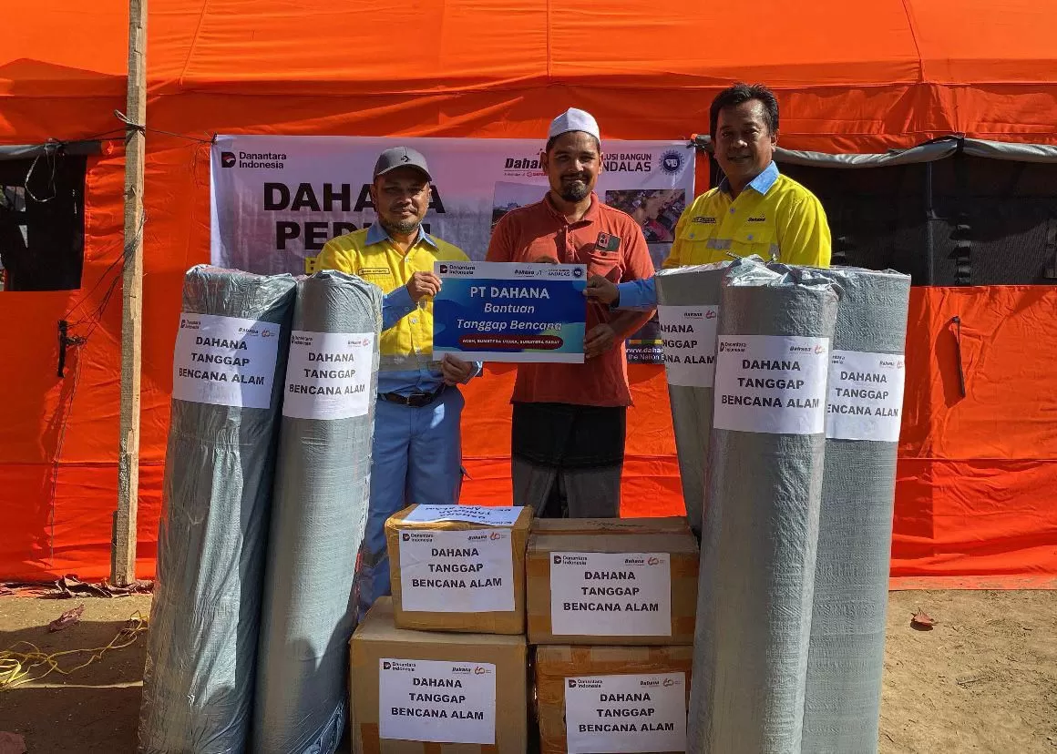 PT Dahana menyalurkan bantuan hasil donasi karyawan untuk membantu pemulihan masyarakat terdampak banjir dan tanah longsor di sejumlah wilayah Sumatera. (dahana.id)
