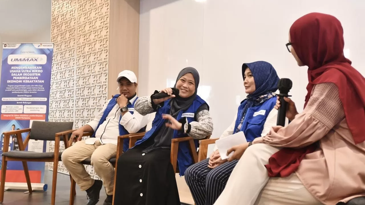 Sejumlah Mitra UMiMAX berbagi pengalaman dan diskusi metode penjualan efektif. Silaturahmi Mitra UMiMAX dengan Pertamina digelar di Jakarta, Sabtu, 7 Februari 2026.