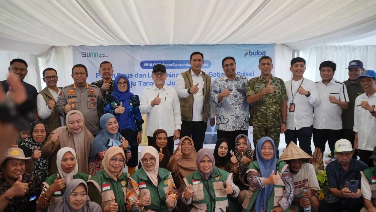 Panen Raya dan Launching Serapan Gabah BULOG di Maros dorong target 4 juta ton setara beras 2026 dan perkuat ketahanan pangan nasional. (Dok. BULOG)