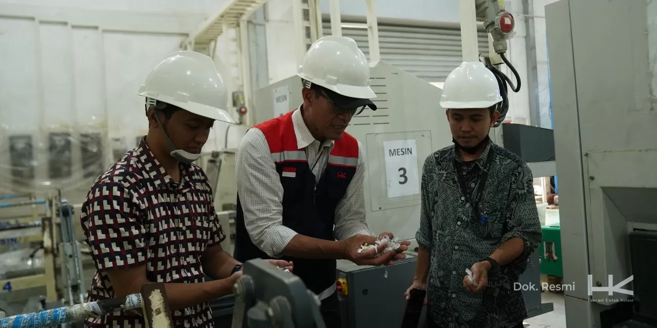 Hutama Karya memusnahkan 57.008 arsip yang telah habis masa retensinya sebagai langkah menjaga akuntabilitas, efisiensi, dan kepatuhan terhadap regulasi kearsipan nasional.