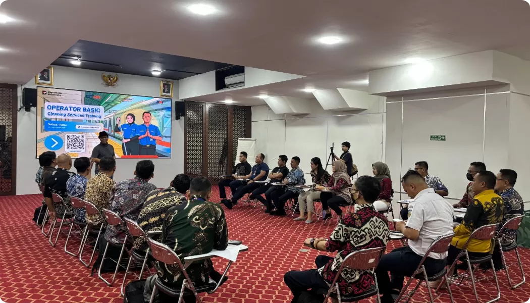 KAI Services menggelar pelatihan Basic Cleaning Service untuk meningkatkan layanan kebersihan jelang Lebaran 2026. (reska.id)