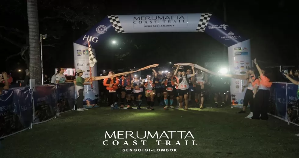 Digelar di Senggigi, Lombok, Merumatta Coast Trail 2026 menjadi ajang trail running internasional dengan peserta dari berbagai belahan dunia.