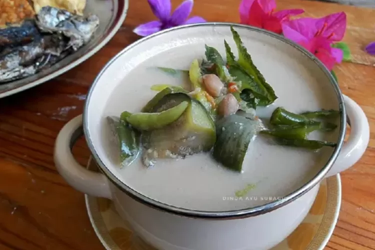 Berasal dari Desa Kalijaga, Aikmel, cecenge sedikit mirip dengan sayur lodeh. (Cookpad/@ndadinda12)