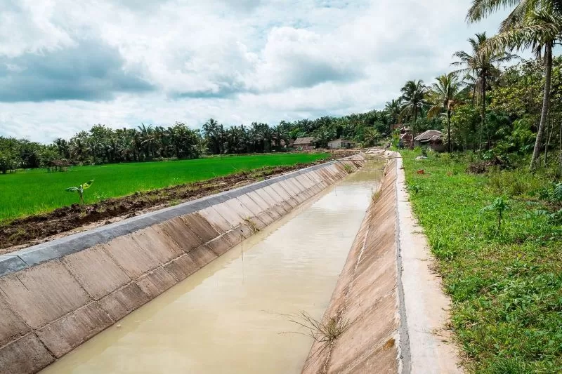 Waskita Beton Precast (WSBP) menyuplai produk beton precast Proyek Irigasi Cibaliung yang berlokasi di wilayah Banten Selatan.  (DOK. WSBP)