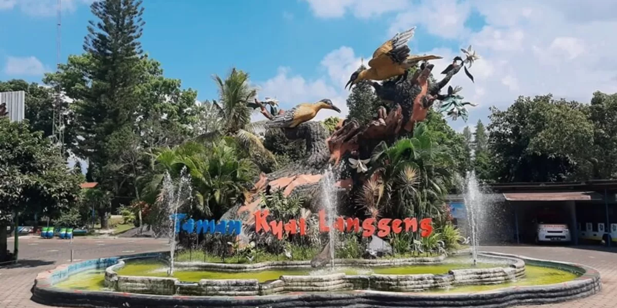 Harga tiket masuk Taman Kyai Langgeng Magelang saat Libur Imlek 2026 lengkap dengan rincian wahana, jam buka, dan daya tariknya. (Dok. Taman Kyai Langgeng)