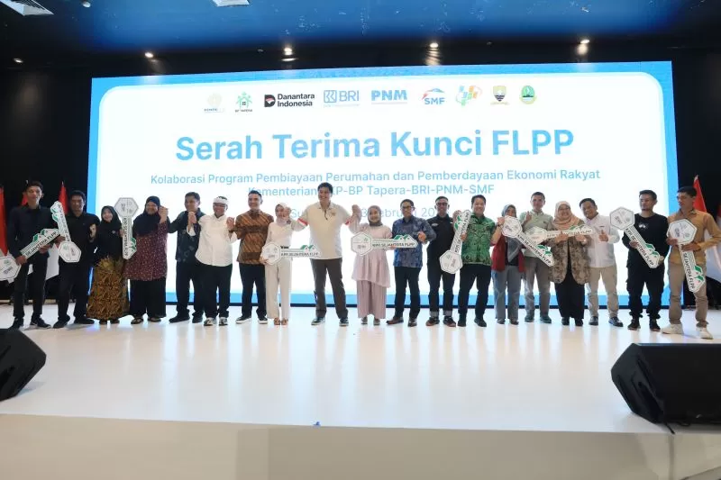 BRI Group turunkan bunga Mekaar 5% dan tingkatkan kuota FLPP 2025, dorong akses hunian MBR serta penguatan ekonomi rakyat secara inklusif. (Dok. BRI)