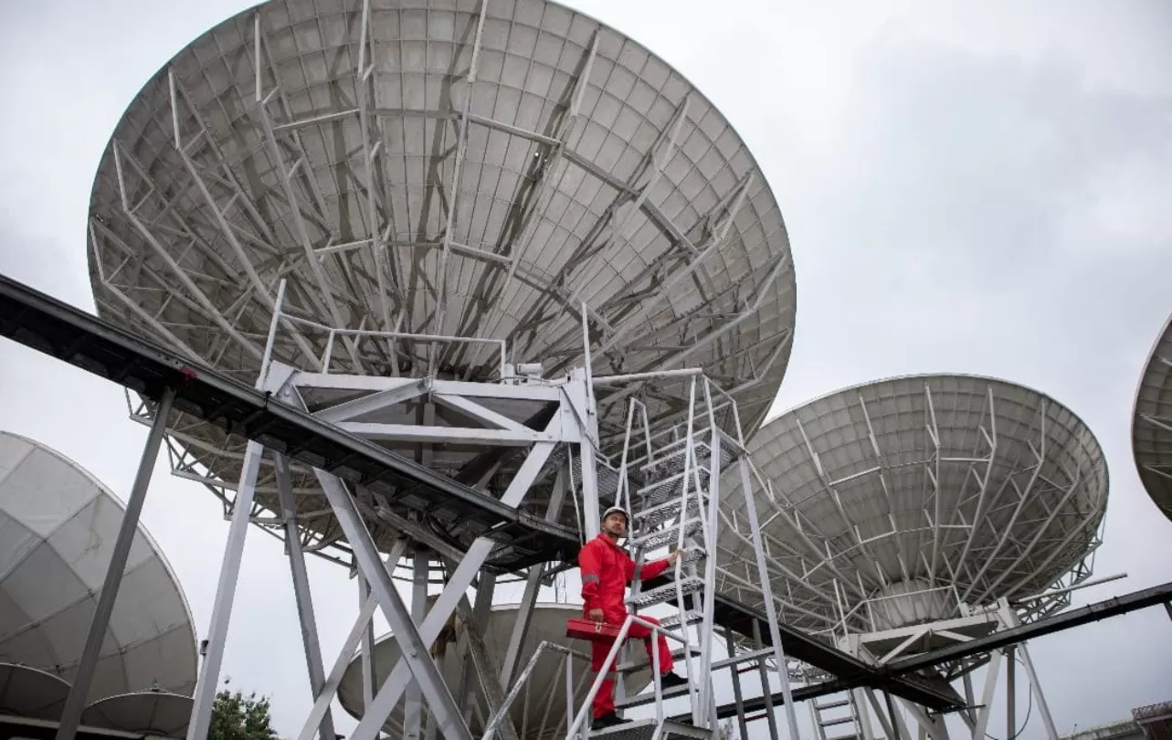 Telkomsat menghadirkan Internet Merah Putih (IMP) sebagai pengembangan layanan internet satelit broadband yang lebih relevan dengan tuntutan zaman. (DOK. Telkomsat)