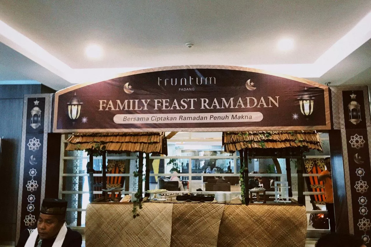 Hotel Truntum Padang meluncurkan program &ldquo;Bersama Ciptakan Ramadan Penuh Makna&rdquo; dengan program Family Feast Ramadan dan Ramadan Family Stay. (DOK. InJourney Hospitality)