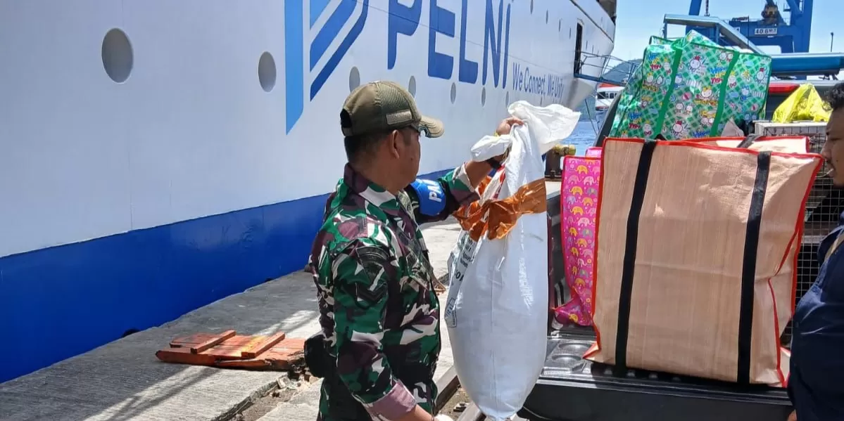 Aksi cepat kru kapal PELNI membantu menggagalkan perdagangan ilegal satwa liar dari Papua.