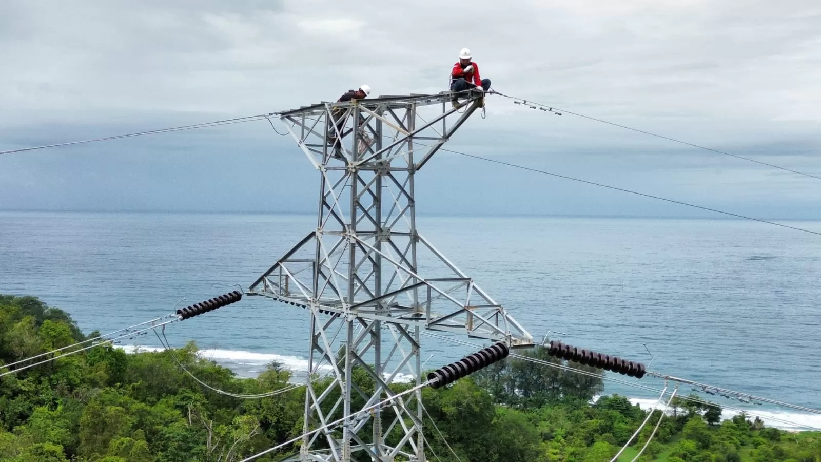 PLN operasikan SUTT dan GI 150 kV Blangpidie&ndash;Tapak Tuan untuk perkuat listrik Aceh Selatan dan kurangi ketergantungan PLTD. (Dok. PLN)
