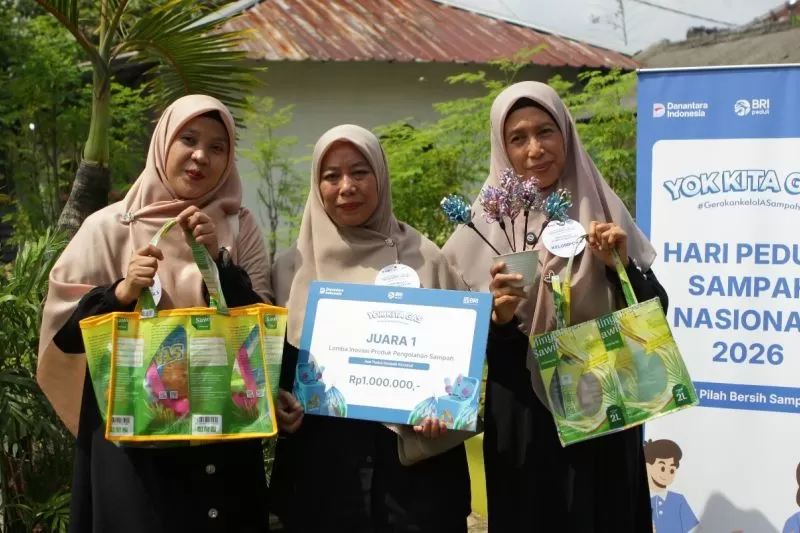 BRI Peduli &ldquo;Yok Kita Gas&rdquo; dilaksanakan melalui kegiatan edukasi dan sosialisasi pengelolaan sampah di Bank Sampah Cantik Resik yang terletak di Kelurahan Jatikramat, Kota Bekasi, Jawa Barat. (DOK. BRI)