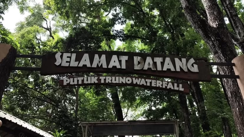 Air Terjun Putuk Truno jadi salah satu spot alam di Tretes yang sering bikin orang balik lagi.