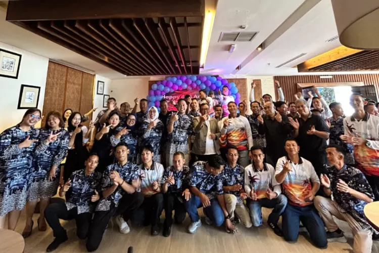 Di puncak perayaan Hari Ulang Tahun ke-61, manajemen Grand Inna Samudra Beach Hotel menyelenggarakan tasyakuran dan doa bersama sebagai ungkapan rasa syukur atas perjalanan hotel. (DOK. InJourney Hospitality)
