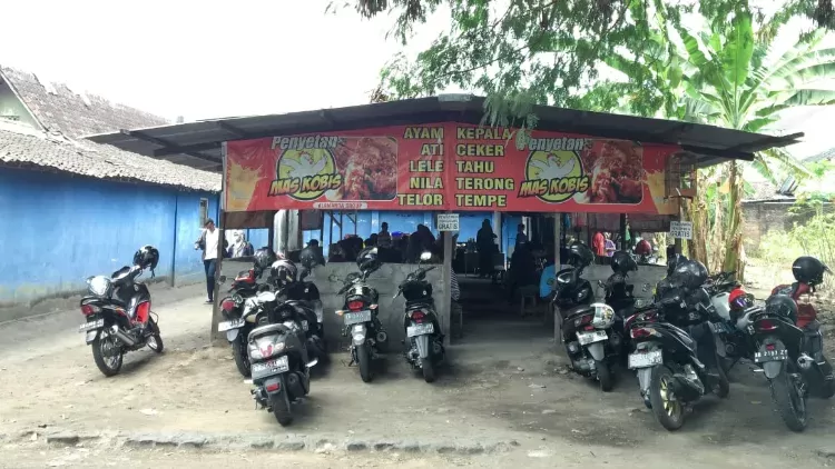 Warung Makan Mas Kobis punya sekitar 40 cabang di Yogyakarta. (hipwee.com)