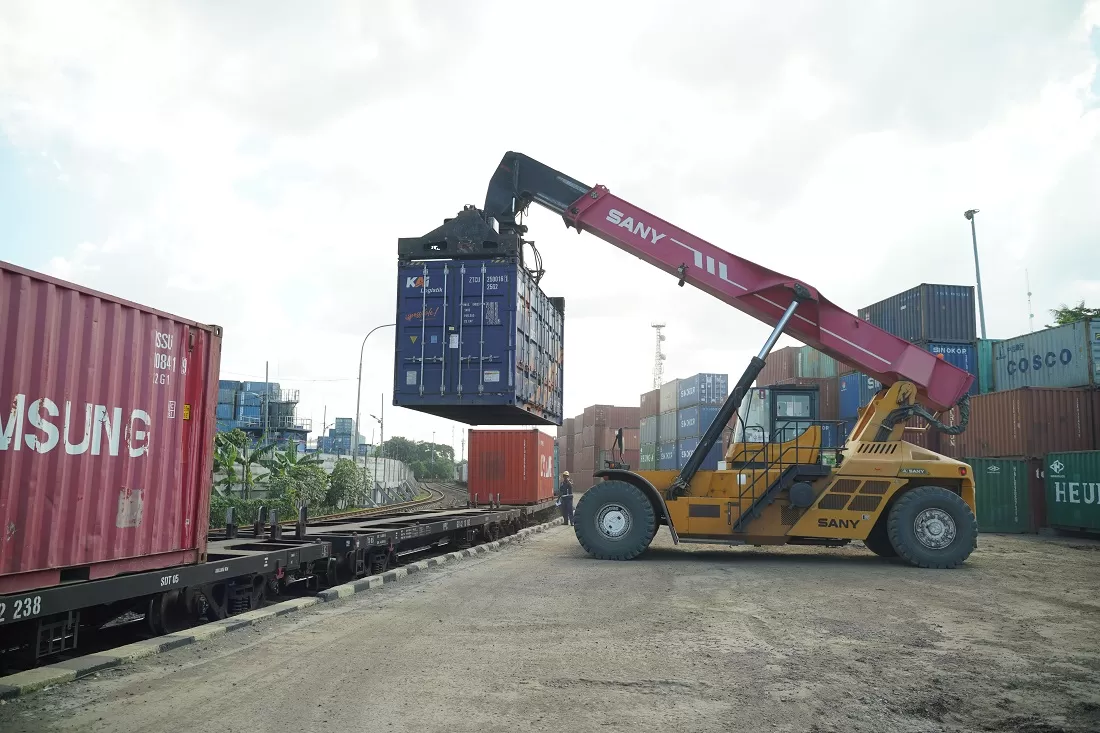 Lonjakan volume KA Kontainer menunjukkan meningkatnya kepercayaan pelaku usaha terhadap logistik berbasis kereta.