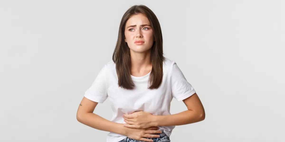 Menjalani puasa memang membawa banyak manfaat bagi tubuh dan mental. Namun bagi kamu yang memiliki riwayat GERD atau asam lambung naik, momen ini bisa menjadi tantangan tersendiri.  (Freepik/benzoix)