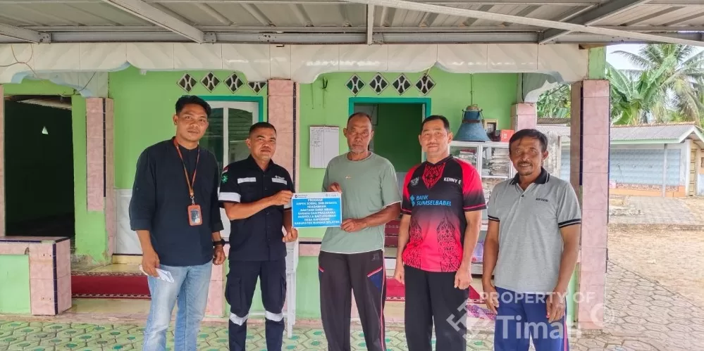 Di momen Ramadan, PT TIMAH bantu pengembangan fasilitas Musala Baiturrohman, Desa Keposang, Kabupaten Bangka Selatan.