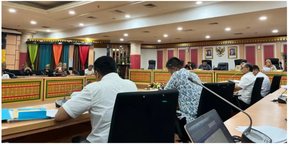 Pemkab Rohul dan DPRD Riau tegaskan PTPN IV Regional III telah penuhi kewajiban 20 persen kebun masyarakat sesuai regulasi berlaku. (Dok. PTPN)