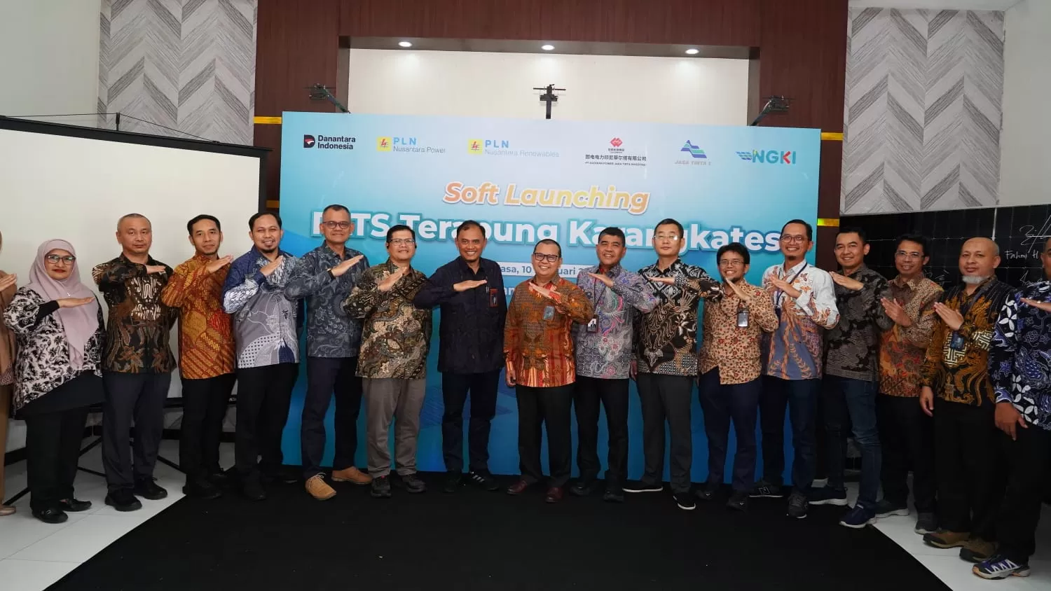 Soft launching PLTS Terapung Karangkates 100 MW di Malang resmi dimulai, dukung NZE dan sinergi pengelolaan air serta energi hijau nasional. (Dok. PLTS)