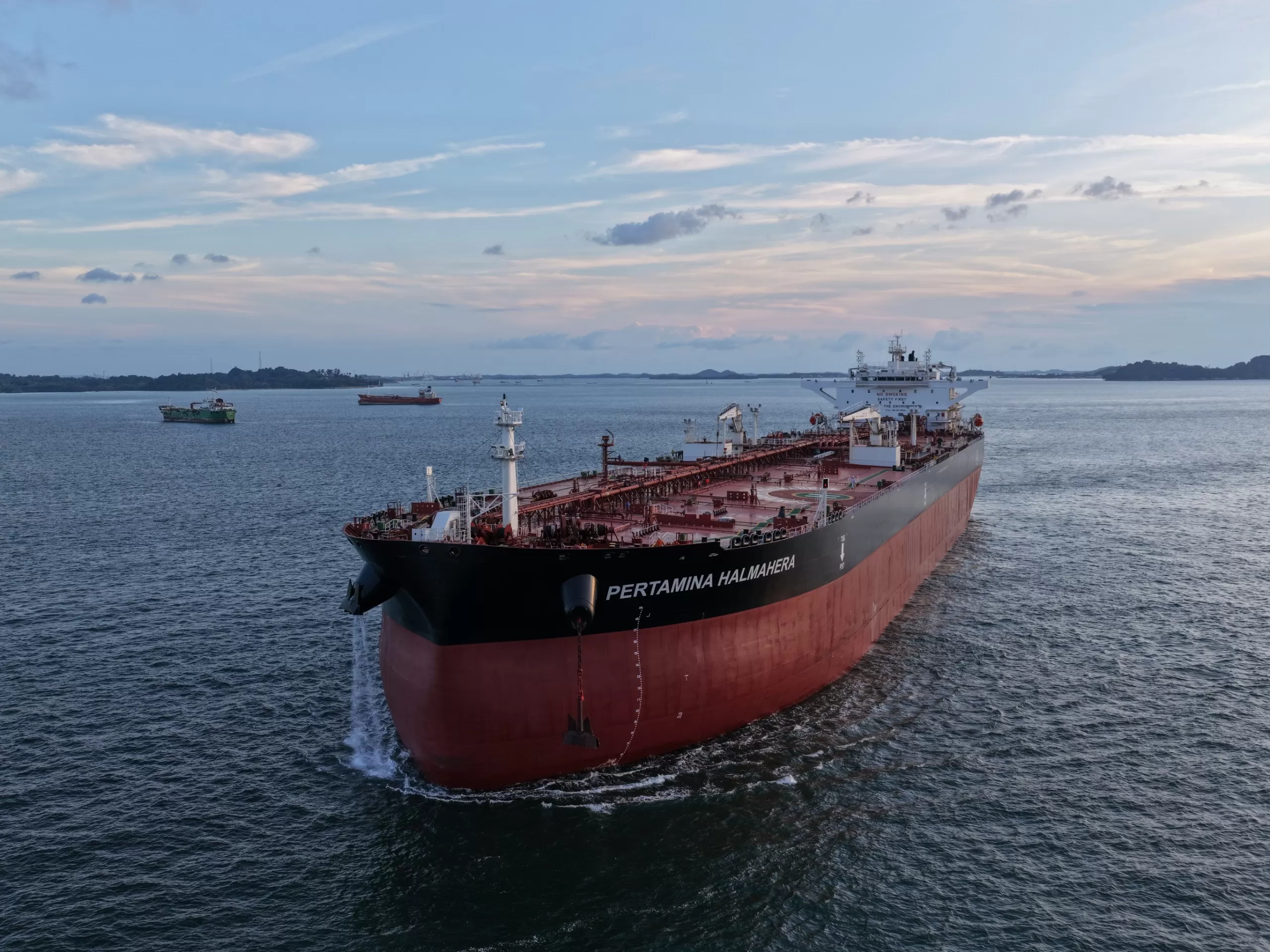 Pertamina Patra Niaga menyiagakan 345 kapal untuk memastikan distribusi BBM, LPG, dan energi lainnya tetap aman selama Ramadan dan Idulfitri 2026. (Dok. Pertamina Patra Niaga)