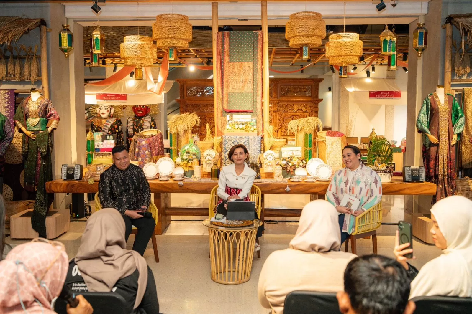Dorong Daya Beli Konsumen Jelang Lebaran, Sarinah Beri Diskon Hingga 50 Persen Targetkan Kenaikan 15% Pengunjung selama Periode Ramadan Hingga Lebaran dengan Malam Berkah Extra dan Gema Ramadan (Dok. PT SARINAH)