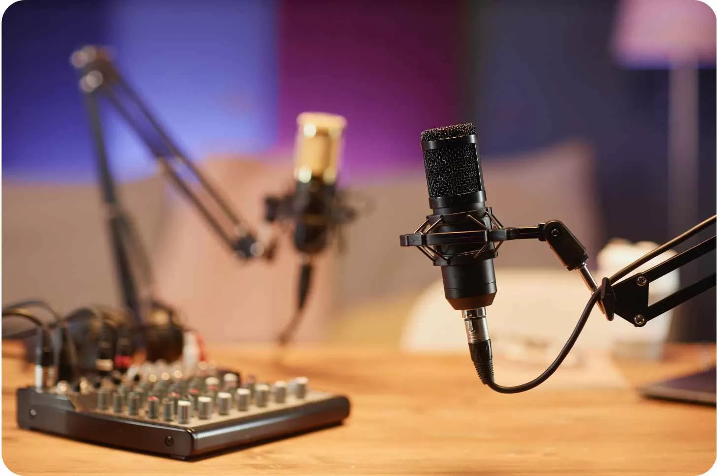 Sebagian orang menganggap podcast salah satu side job yang bisa menghasilkan uang. (kol.id)