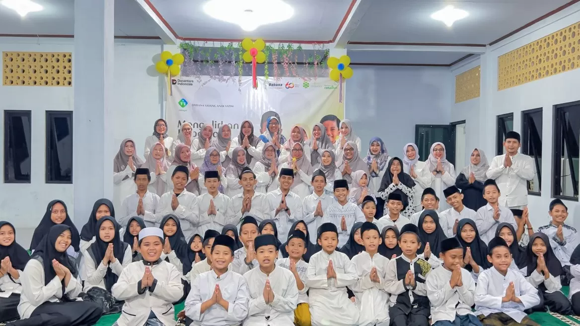 Program DAHSYAT dari IIKK Tataliwargi Sekar Arum Dahana berbagi bantuan dan dukungan bagi anak yatim di Subang sebagai wujud kepedulian sosial. (Dok. DAHANA)