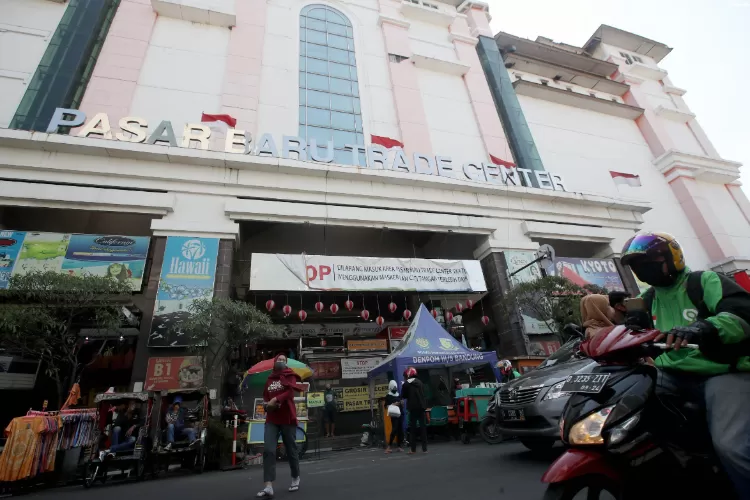 Keramaian di Pasar Baru Trade Center turut memengaruhi keberadaan tempat kuliner yang berada di sekitar pasar kebanggaan warga Bandung itu. (rumah123.com)