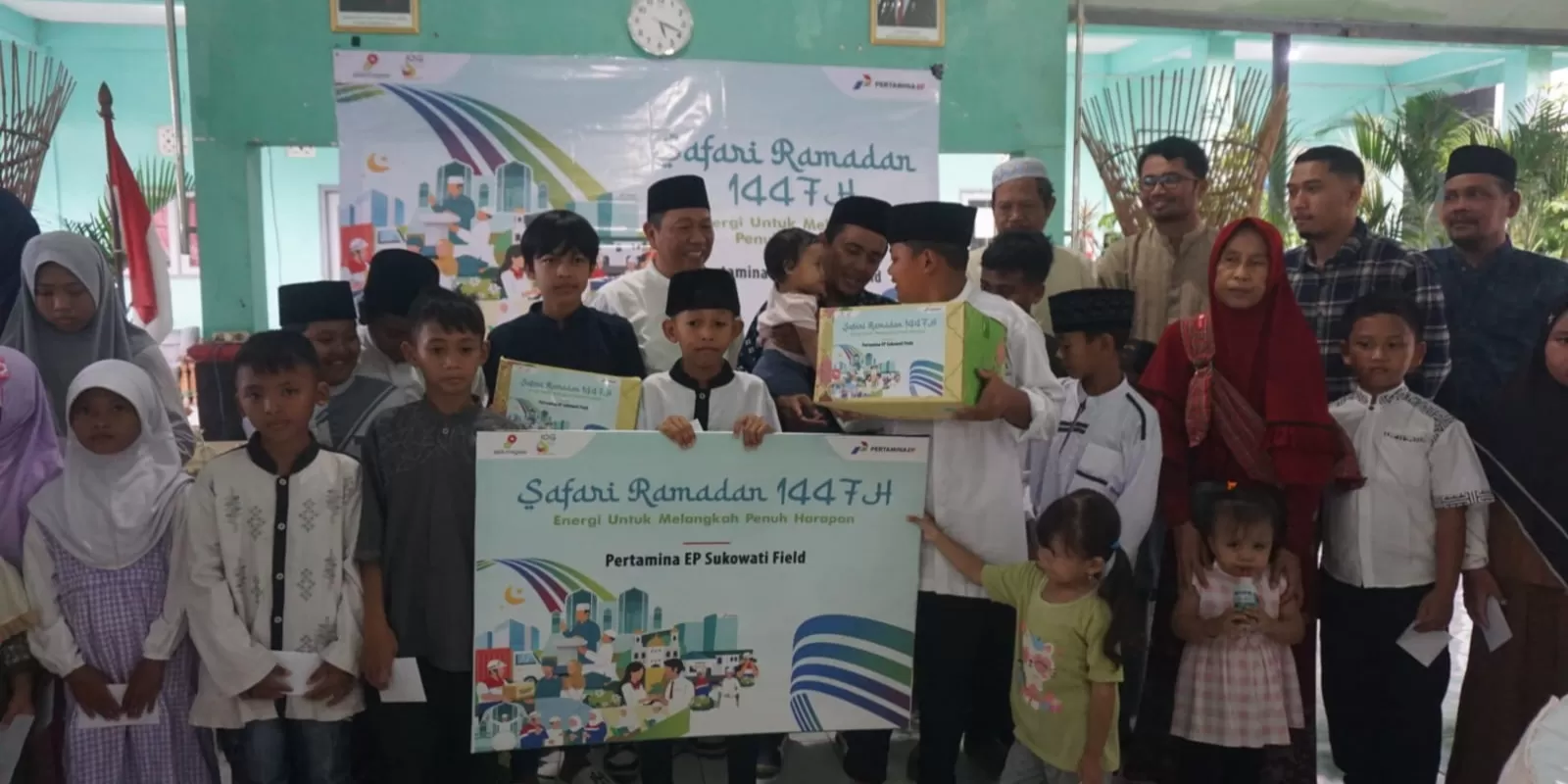 Safari Ramadan diisi dengan ceramah agama, santunan anak yatim, serta kebersamaan warga dan manajemen perusahaan.