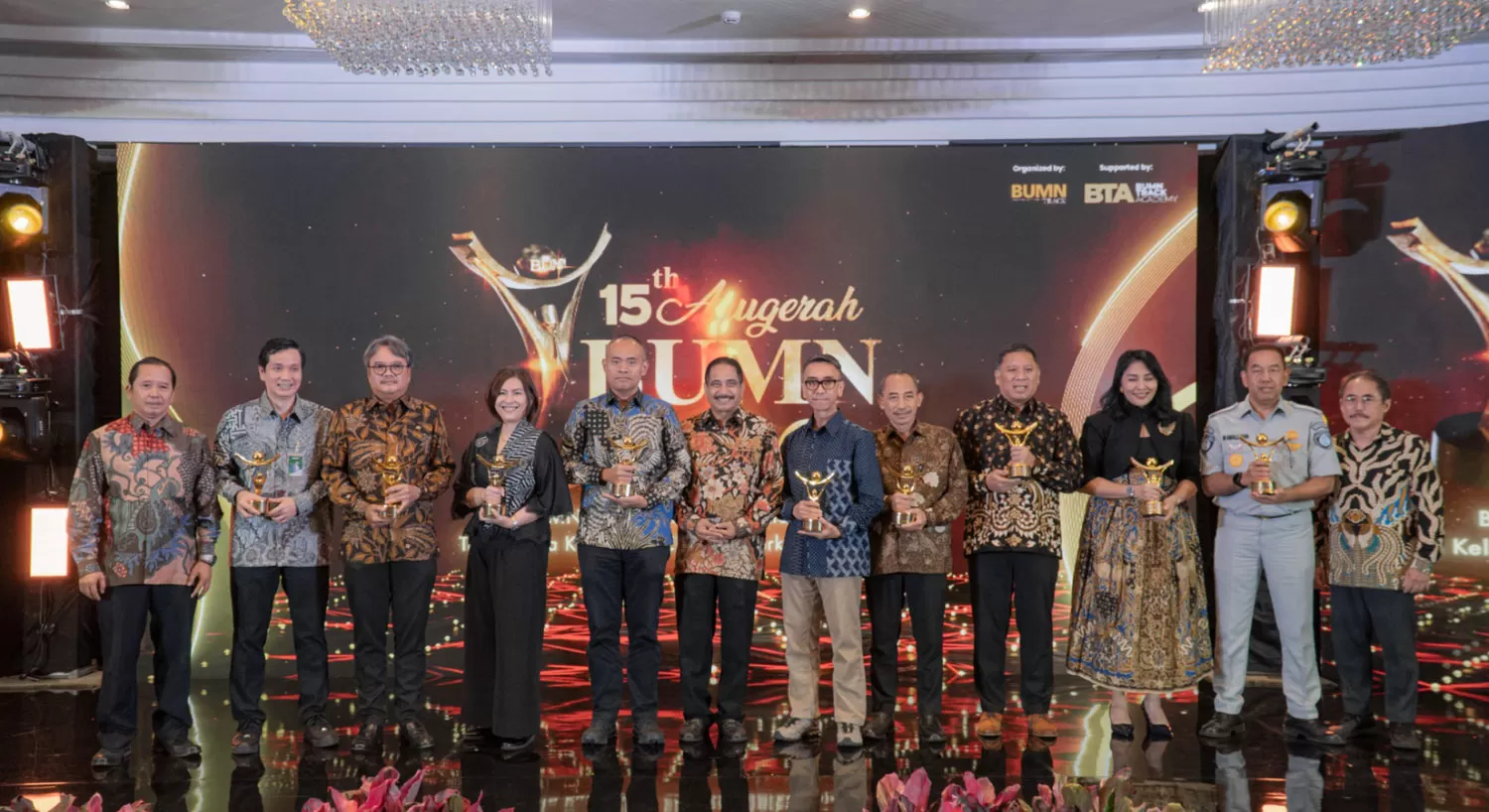 PT Dahana meraih dua penghargaan di BUMN Awards 2026, termasuk Best CEO dan Best Strategic Collaboration atas ekspansi pasar dan kolaborasi strategis. (dahana.id)