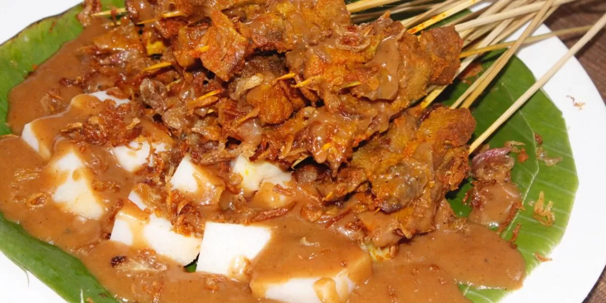 Temukan 3 kuliner legendaris Jakarta Selatan untuk buka puasa, lengkap dengan lokasi, jam buka, dan harga terbaru. Nikmat dan ramah di kantong! (kabarkuliner.com)