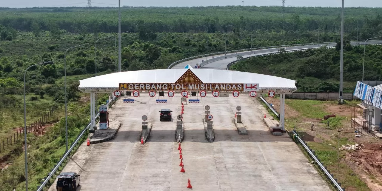 Pengendara yang melintas di ruas fungsional Tol Palembang&ndash;Betung diimbau mematuhi batas kecepatan dan arahan petugas demi keselamatan perjalanan.