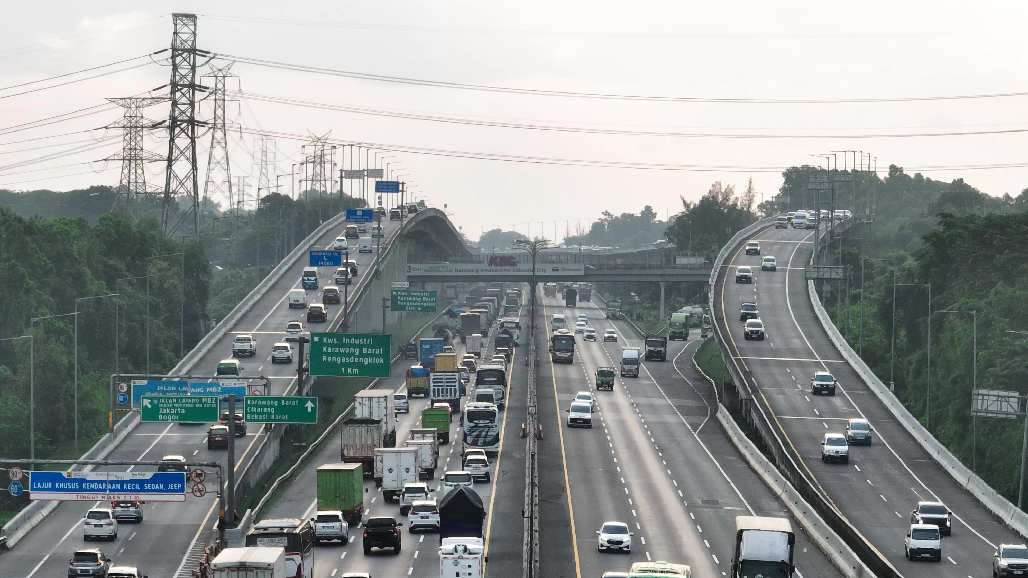 Jasa Marga mencatat 285 ribu kendaraan keluar Jabotabek pada H-10 hingga H-9 Lebaran 2026, didominasi perjalanan menuju arah Timur. (Dok. Jasa Marga)