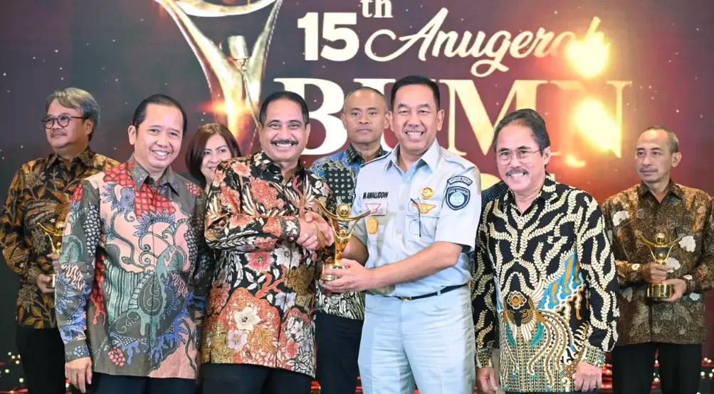 Transformasi digital Jasa Raharja mendapat apresiasi nasional dengan meraih dua penghargaan pada ajang Anugerah BUMN 2026 atas inovasi layanan publik berbasis teknologi. (Dok. Jasa Raharja)