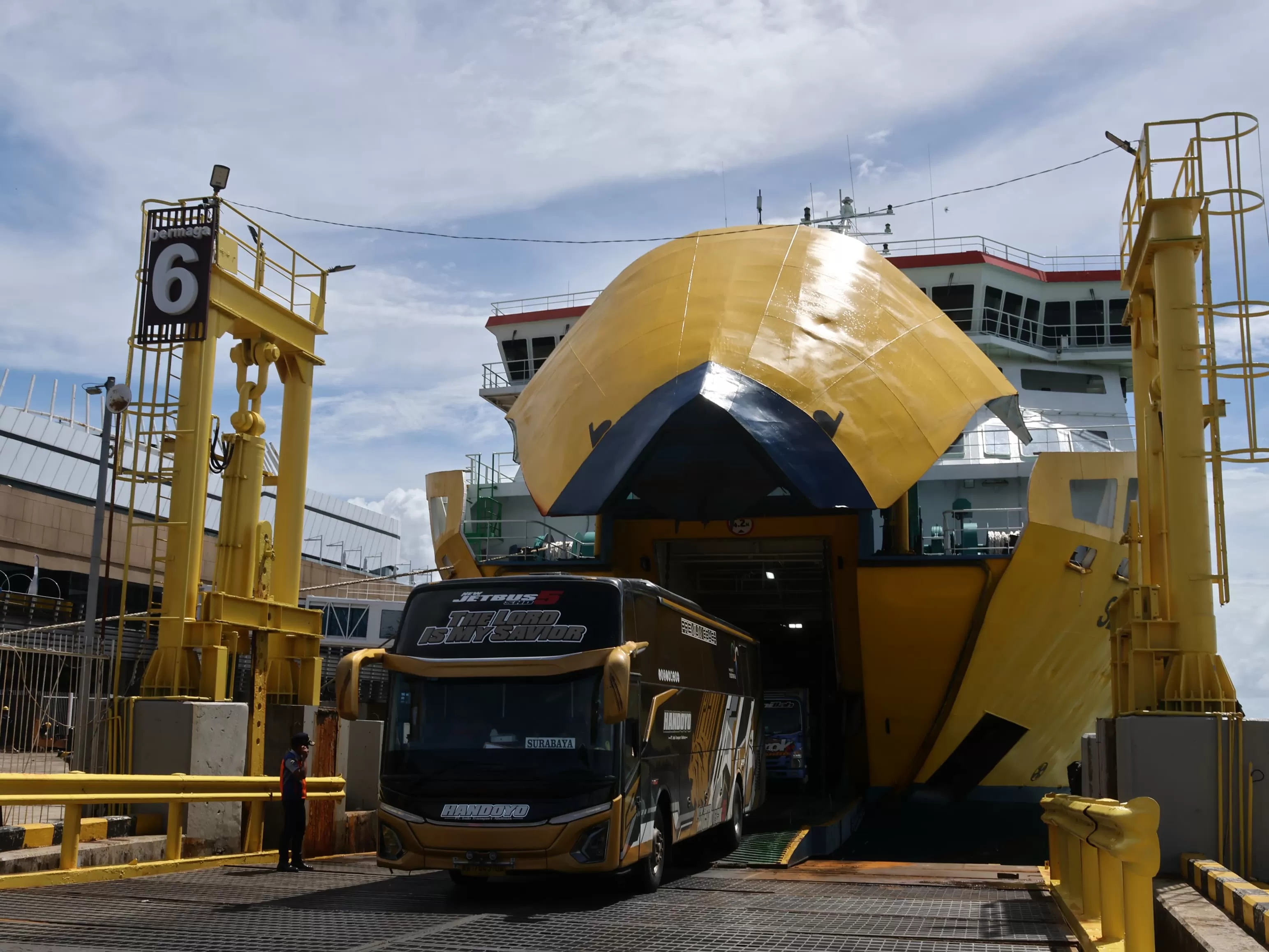 ASDP meningkatkan armada, fasilitas, dan konektivitas transportasi di lintasan Merak&ndash;Bakauheni untuk mendukung kelancaran mudik Lebaran. (Dok. ASDP)