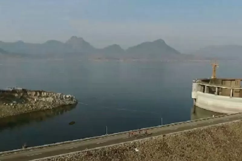 Perum Jasa Tirta II mendorong pengembangan Pembangkit Listrik Tenaga Surya (PLTS) sebagai bagian dari upaya memperkuat ketahanan energi nasional dan mendukung transisi menuju energi baru terbarukan. (DOK. Perum Jasa Tirta II)