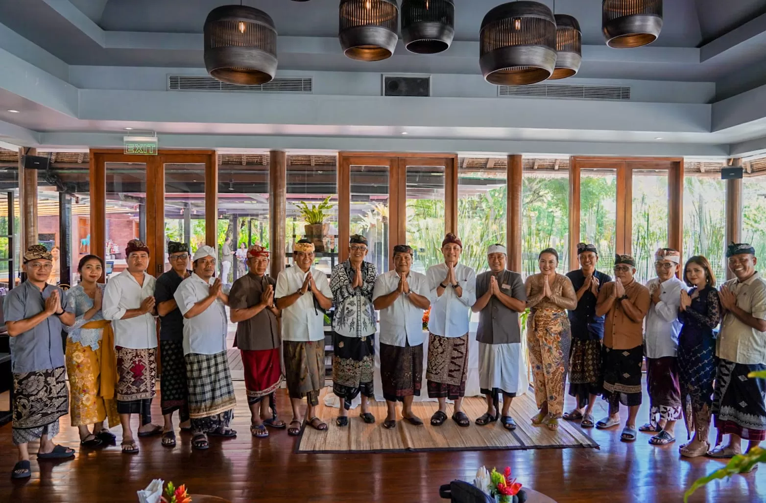 ITDC salurkan bantuan Bina Lingkungan ke tiga desa adat di Benoa untuk perkuat sinergi dan dukung keberlanjutan pariwisata berbasis budaya lokal. (Dok. ITDC)