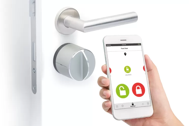 Ilustrasi. Aplikasi keamanan dengan sistem smarthome memampukan orang mengatur semua kondisi rumah. Mulai dari alarm, lampu, sampai CCTV.  (danalock.com)
