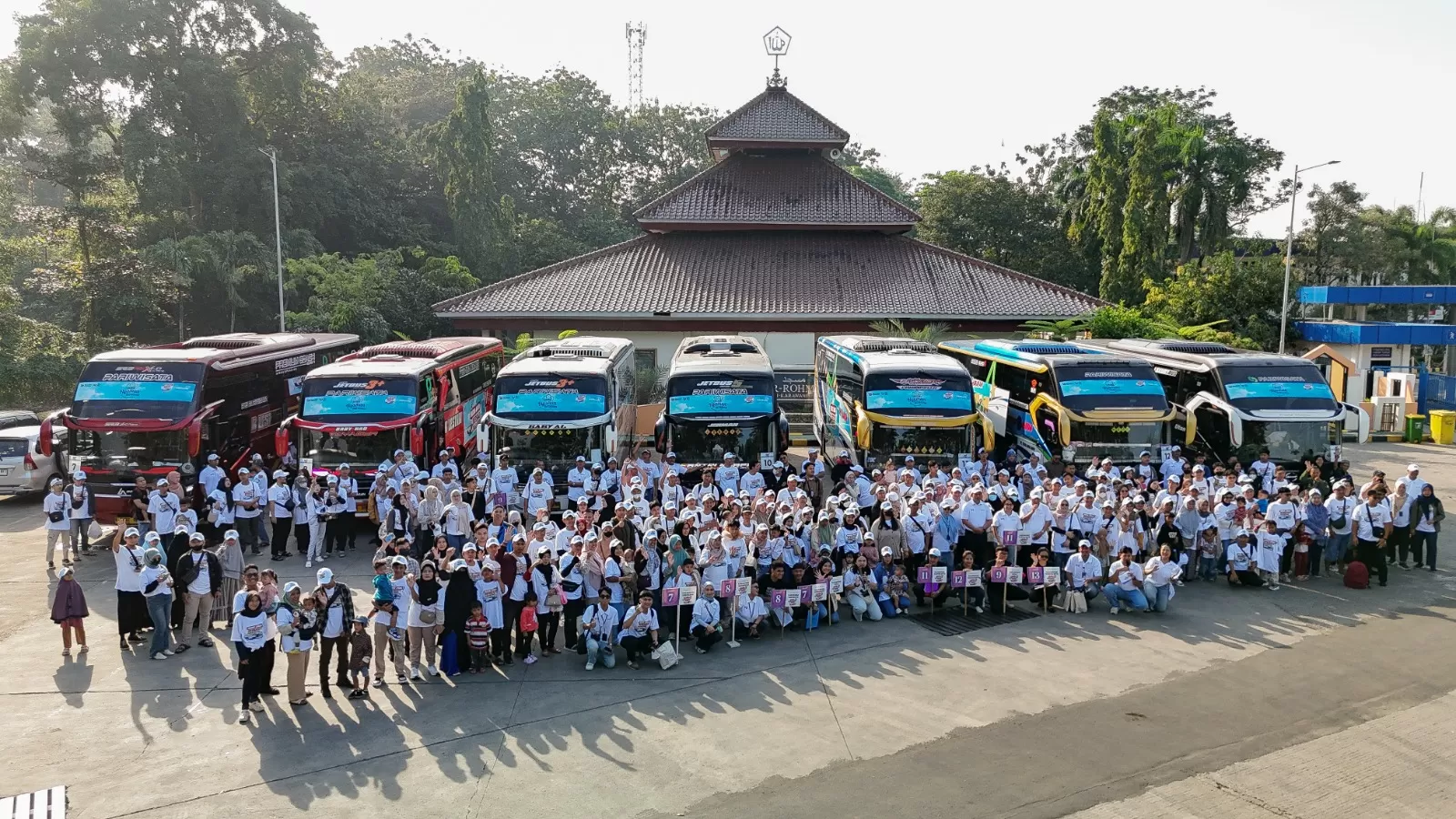 PERURI berangkatkan 500 pemudik lewat program Mudik Bersama BUMN 2026 dengan fasilitas aman, nyaman, dan penuh kebahagiaan. (Dok. PERURI)