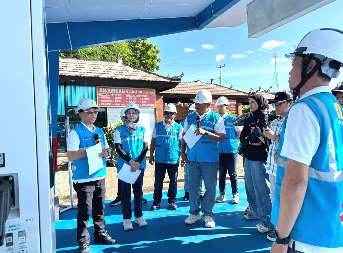 PLN siapkan 439 SPKLU di jalur Jatim-Bali untuk mudik Lebaran 1447 H, dukung perjalanan aman dan nyaman bagi pengguna kendaraan listrik. (Dok. PLN)