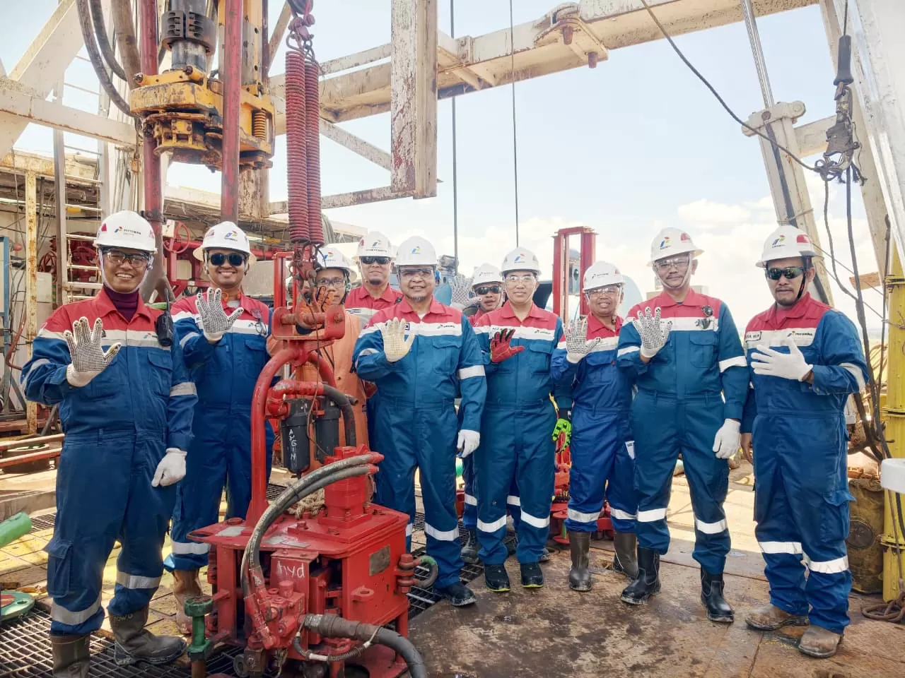 Manajemen PHE tinjau rig di Blora, tekankan keselamatan kerja dan budaya HSSE dalam operasional pengeboran selama Safari Ramadan. (Dok. PHE)