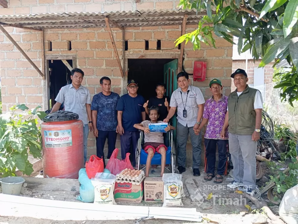 PT TIMAH berikan bantuan medis bagi warga Rias Village, meringankan biaya pengobatan Rosnah dan dukung program sosial masyarakat setempat. (Dok. PT Timah)